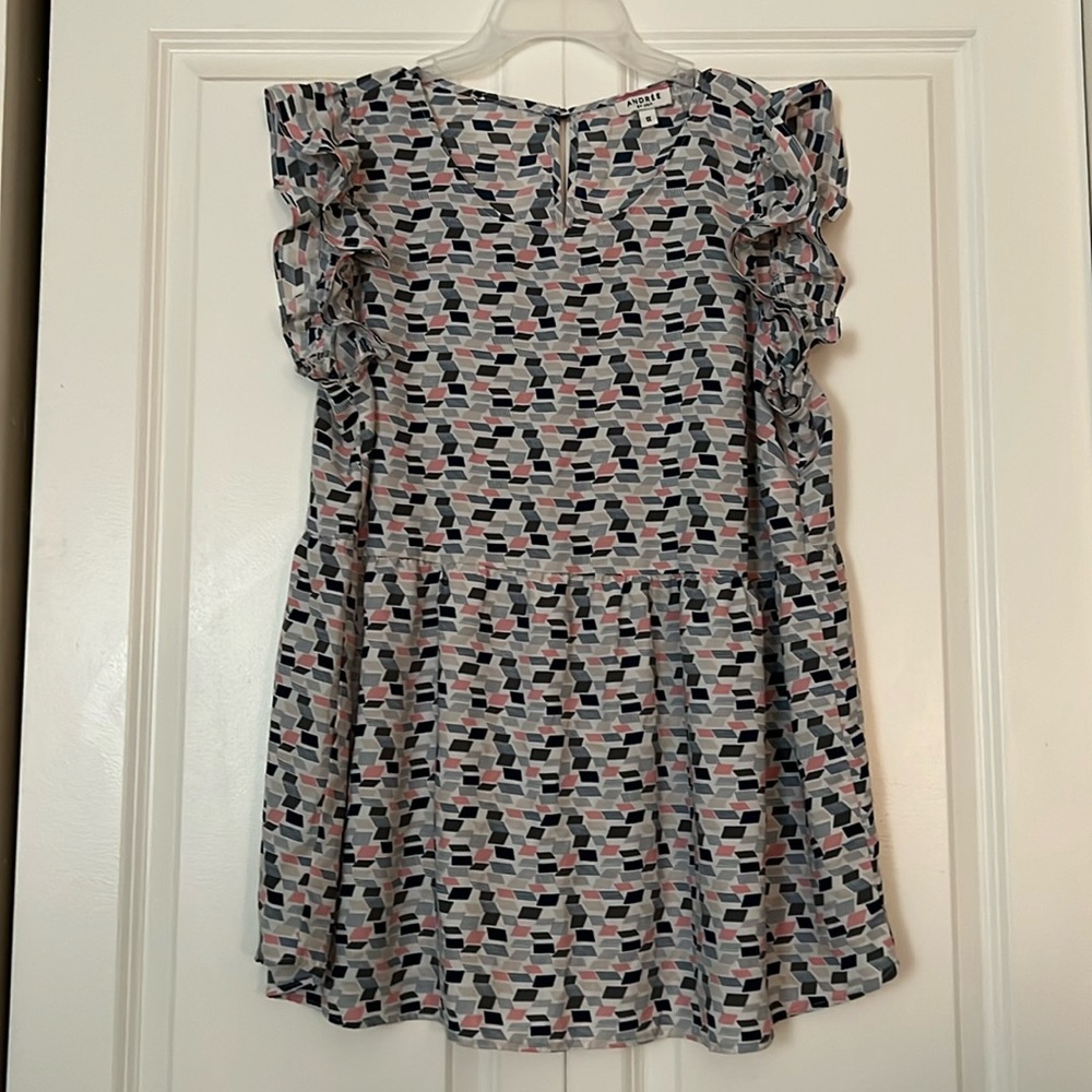 Perfect for work! Cute Andree by Unit blouse!